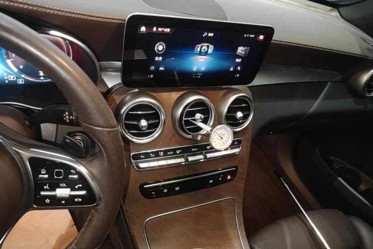 Used Mercedes-Benz GLC 2020 GLC 300 L 4MATIC Dynamic Edition Audio And AC Panel