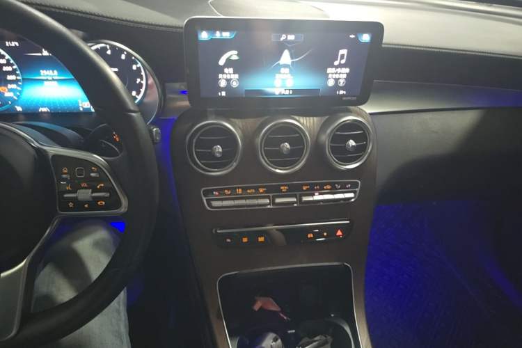 Used Mercedes-Benz GLC 2020 Facelift GLC 300 L 4MATIC Dynamic Edition Audio And AC Panel