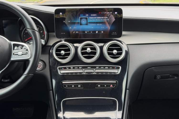 Used Mercedes-Benz GLC 2020 GLC 260 L 4MATIC Dynamic Model Audio And AC Panel