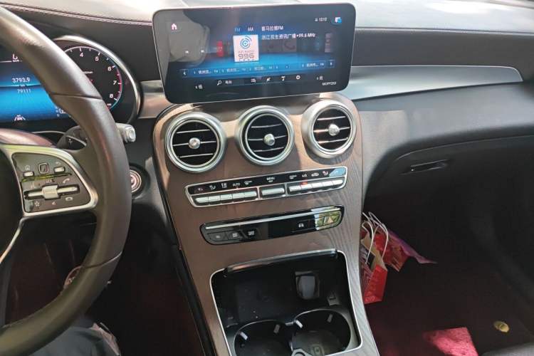Used Mercedes-Benz GLC 2020 Facelift GLC 300 L 4MATIC Dynamic Edition Audio And AC Panel