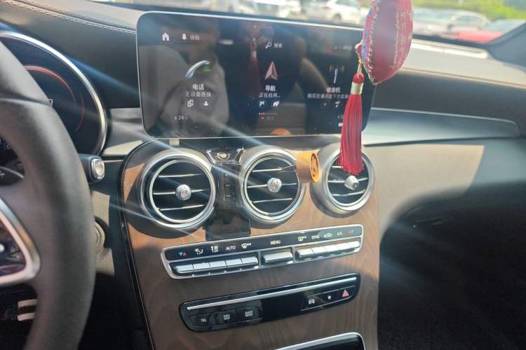 Used Mercedes-Benz GLC 2020 Facelift GLC 260 L 4MATIC Luxury Edition Audio And AC Panel