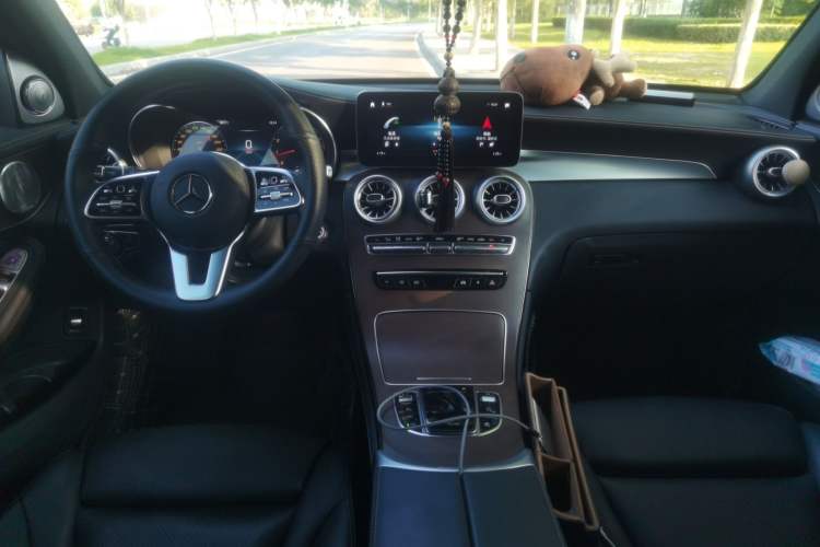 Used Mercedes-Benz GLC 2020 GLC 260 L 4MATIC Luxury Model Center Console