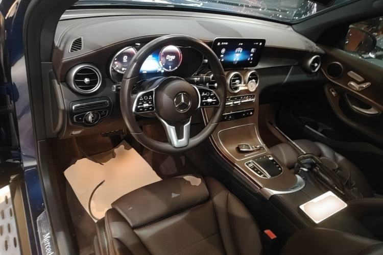 Used Mercedes-Benz GLC 2020 GLC 300 L 4MATIC Dynamic Edition Center Console