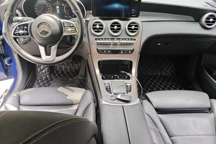 Used Mercedes-Benz GLC 2020 Facelift GLC 260 L 4MATIC Luxury Edition Center Console