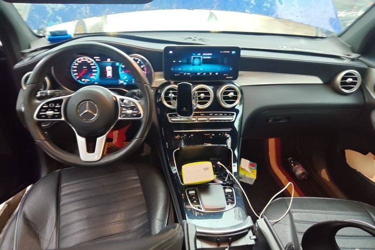 Used Mercedes-Benz GLC 2020 Facelifted GLC 260 L 4MATIC Dynamic Edition Center Console