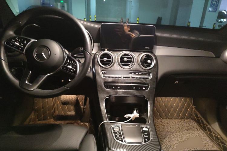 Used Mercedes-Benz GLC 2020 Facelifted GLC 260 L 4MATIC Dynamic Edition Center Console