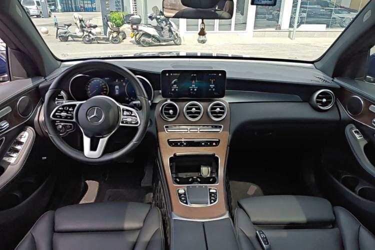 Used Mercedes-Benz GLC 2020 GLC 300 L 4MATIC Dynamic Edition Center Console