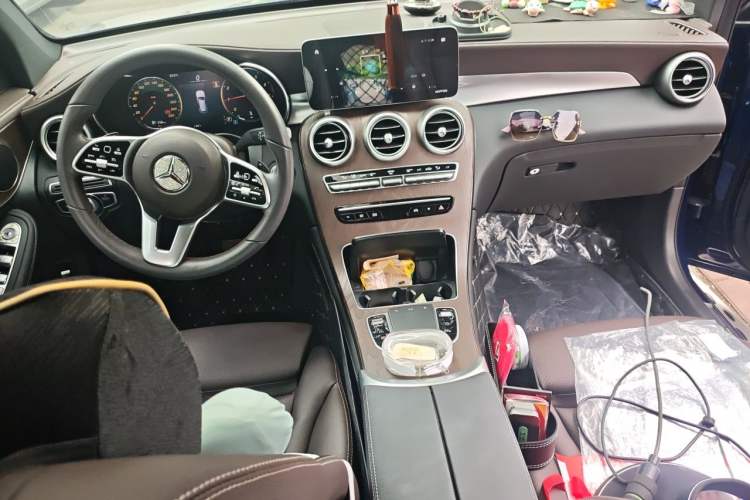 Used Mercedes-Benz GLC 2020 Facelift GLC 300 L 4MATIC Dynamic Edition Center Console