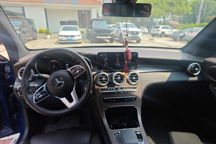 Used Mercedes-Benz GLC 2020 Facelift GLC 260 L 4MATIC Luxury Edition Center Console
