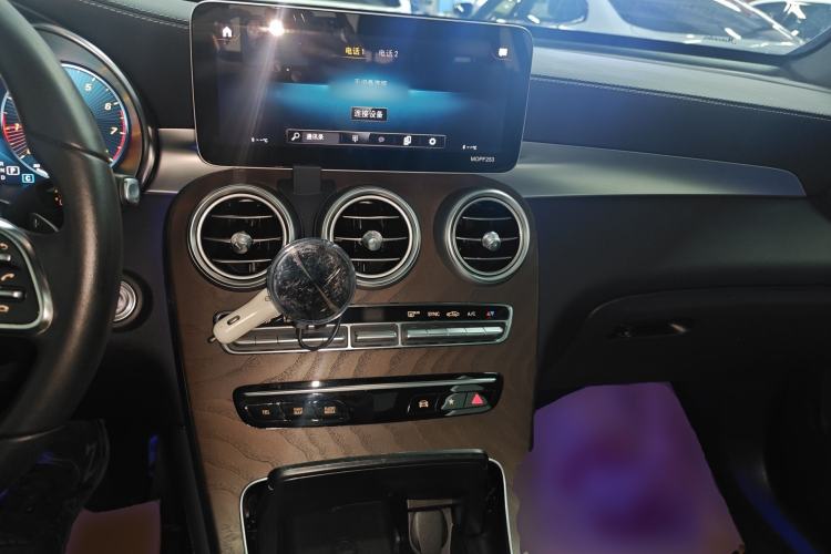 Used Mercedes-Benz GLC 2020 GLC 260 L 4MATIC Luxury Model Center Console