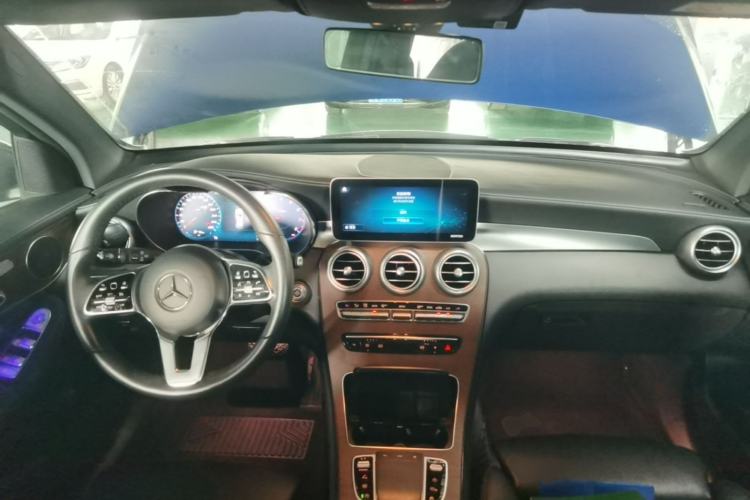 Used Mercedes-Benz GLC 2020 GLC 260 L 4MATIC Luxury Model Center Console