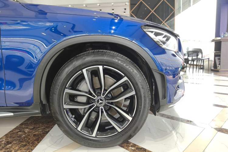 Used Mercedes-Benz GLC 2020 Facelift GLC 300 L 4MATIC Dynamic Edition Exterior 4