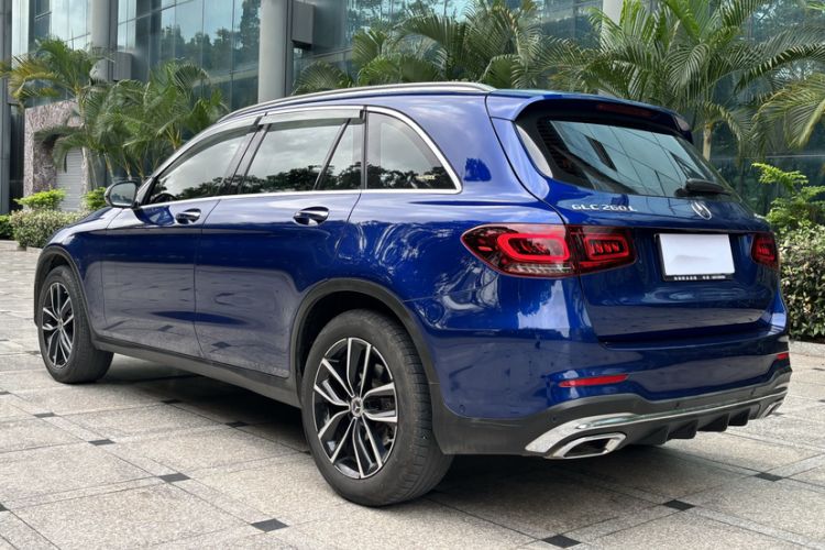 Used Mercedes-Benz GLC 2020 Facelifted GLC 260 L 4MATIC Dynamic Edition Exterior 4