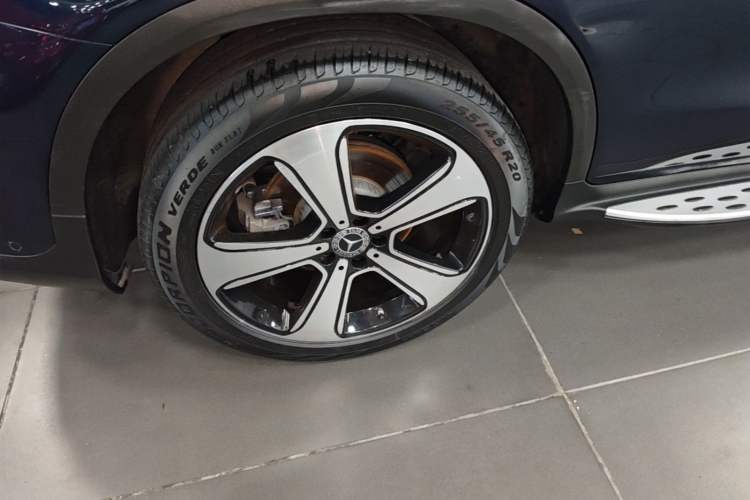 Used Mercedes-Benz GLC 2020 GLC 300 L 4MATIC Luxury Model Exterior 5