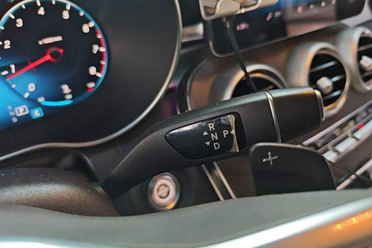 Used Mercedes-Benz GLC 2020 Facelift GLC 260 L 4MATIC Luxury Edition Gear Lever