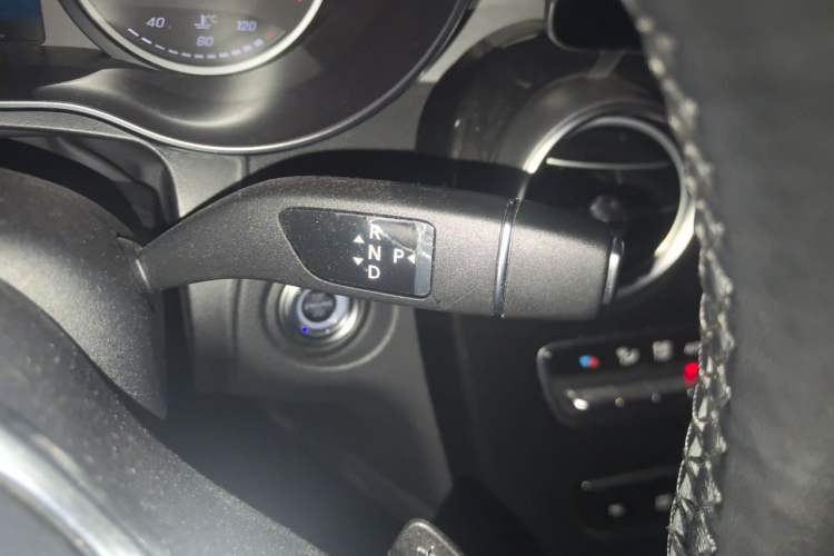 Used Mercedes-Benz GLC 2020 GLC 260 L 4MATIC Dynamic Model Gear Lever