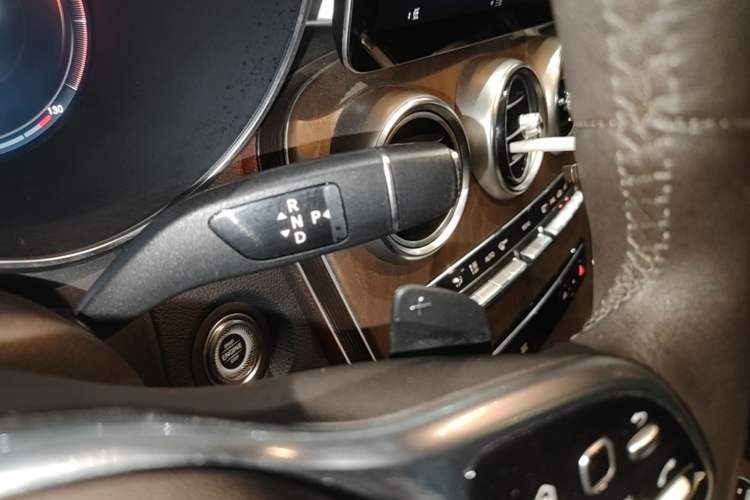 Used Mercedes-Benz GLC 2020 GLC 300 L 4MATIC Dynamic Edition Gear Lever