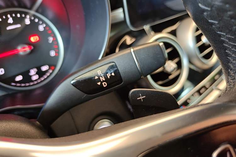Used Mercedes-Benz GLC 2020 GLC 260 L 4MATIC Dynamic Model Gear Lever