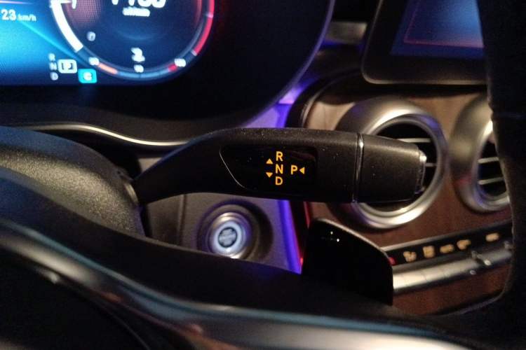 Used Mercedes-Benz GLC 2020 GLC 300 L 4MATIC Dynamic Edition Gear Lever