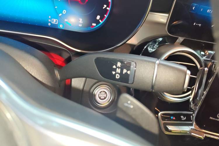Used Mercedes-Benz GLC 2020 Facelifted GLC 260 L 4MATIC Dynamic Edition Gear Lever