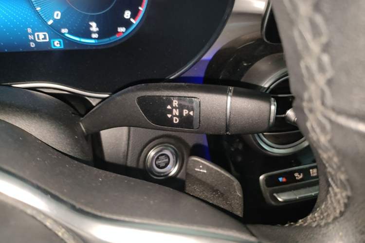 Used Mercedes-Benz GLC 2020 Facelift GLC 260 L 4MATIC Luxury Edition Gear Lever