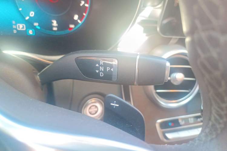 Used Mercedes-Benz GLC 2020 Facelift GLC 260 L 4MATIC Luxury Edition Gear Lever