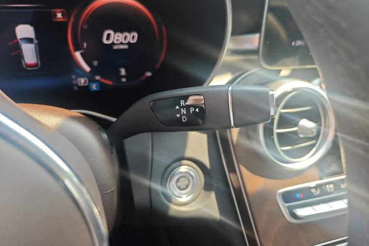 Used Mercedes-Benz GLC 2020 Facelift GLC 260 L 4MATIC Luxury Edition Gear Lever