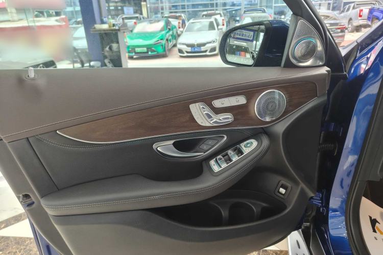 Used Mercedes-Benz GLC 2020 Facelift GLC 300 L 4MATIC Dynamic Edition Interior 10