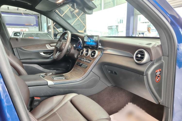 Used Mercedes-Benz GLC 2020 Facelift GLC 300 L 4MATIC Dynamic Edition Interior 4