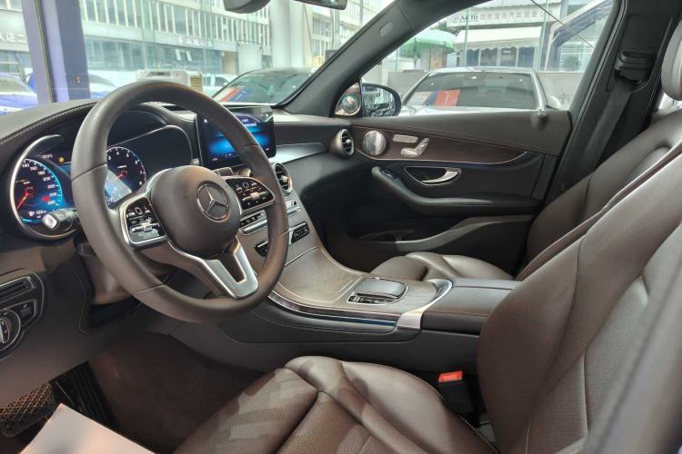 Used Mercedes-Benz GLC 2020 Facelift GLC 300 L 4MATIC Dynamic Edition Interior 9