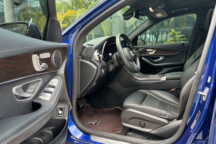 Used Mercedes-Benz GLC 2020 Facelifted GLC 260 L 4MATIC Dynamic Edition Left Front Seat