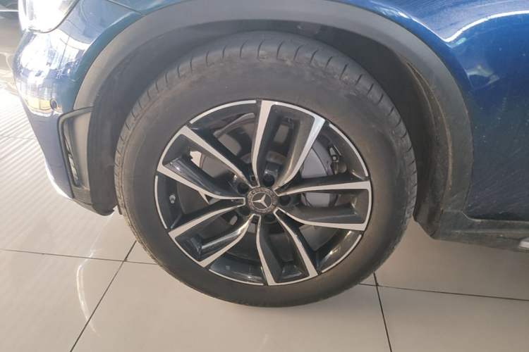 Used Mercedes-Benz GLC 2020 Facelift GLC 260 L 4MATIC Luxury Edition Left Front Wheel Hub