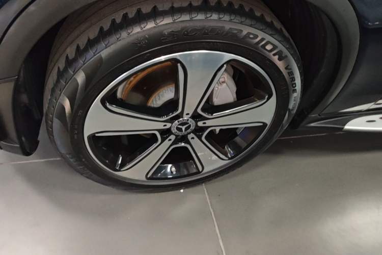 Used Mercedes-Benz GLC 2020 GLC 300 L 4MATIC Luxury Model Left Front Wheel Hub