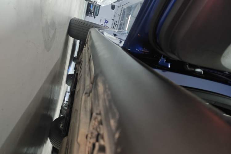 Used Mercedes-Benz GLC 2020 GLC 260 L 4MATIC Luxury Model Left Side Sill