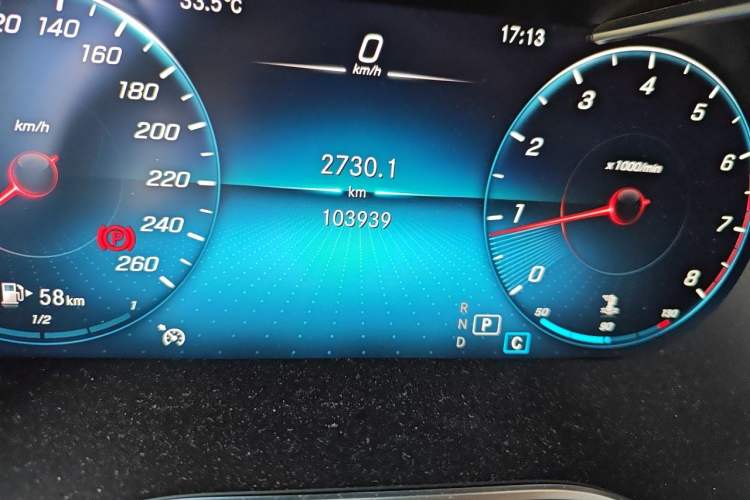 Used Mercedes-Benz GLC 2020 Facelift GLC 260 L 4MATIC Luxury Edition Odometer Close Up
