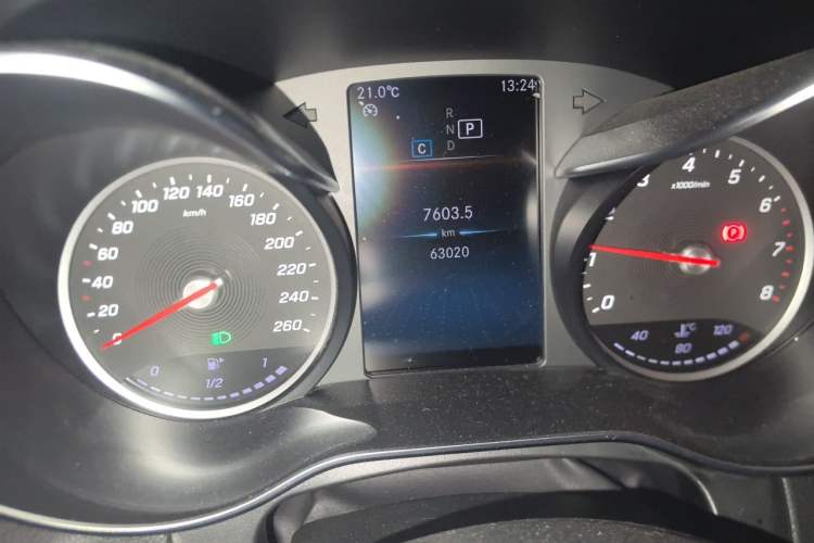 Used Mercedes-Benz GLC 2020 GLC 260 L 4MATIC Dynamic Model Odometer Close Up