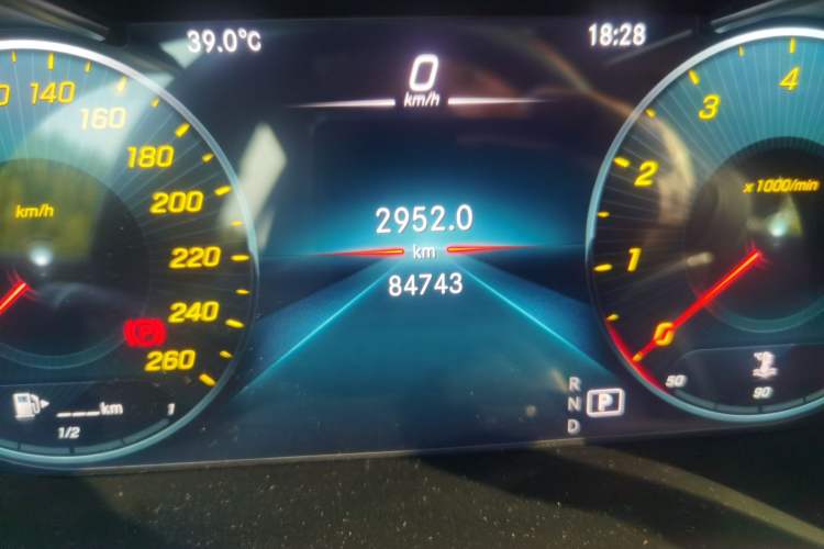 Used Mercedes-Benz GLC 2020 GLC 260 L 4MATIC Luxury Model Odometer Close Up