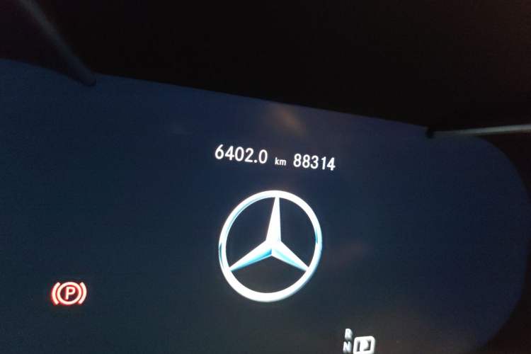 Used Mercedes-Benz GLC 2020 Facelifted GLC 260 L 4MATIC Dynamic Edition Odometer Close Up