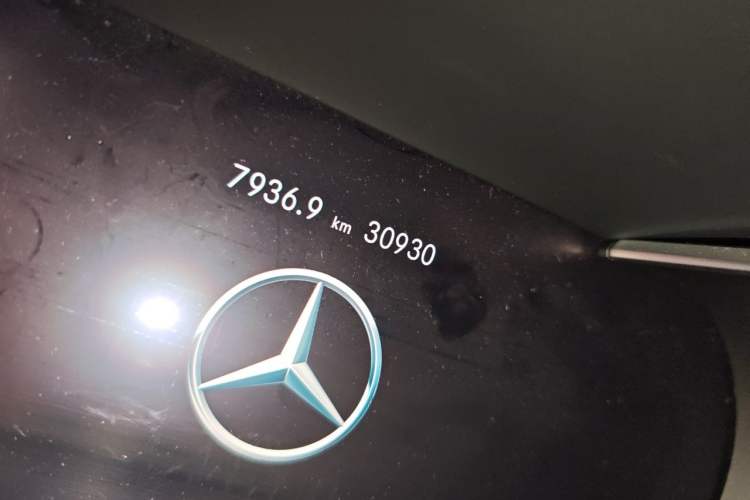 Used Mercedes-Benz GLC 2020 Facelift GLC 260 L 4MATIC Luxury Edition Odometer Close Up
