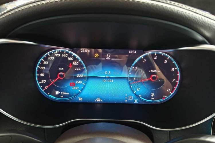 Used Mercedes-Benz GLC 2020 Facelift GLC 300 L 4MATIC Dynamic Edition Odometer Close Up