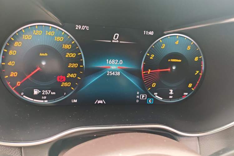 Used Mercedes-Benz GLC 2020 Facelift GLC 300 L 4MATIC Dynamic Edition Odometer Close Up