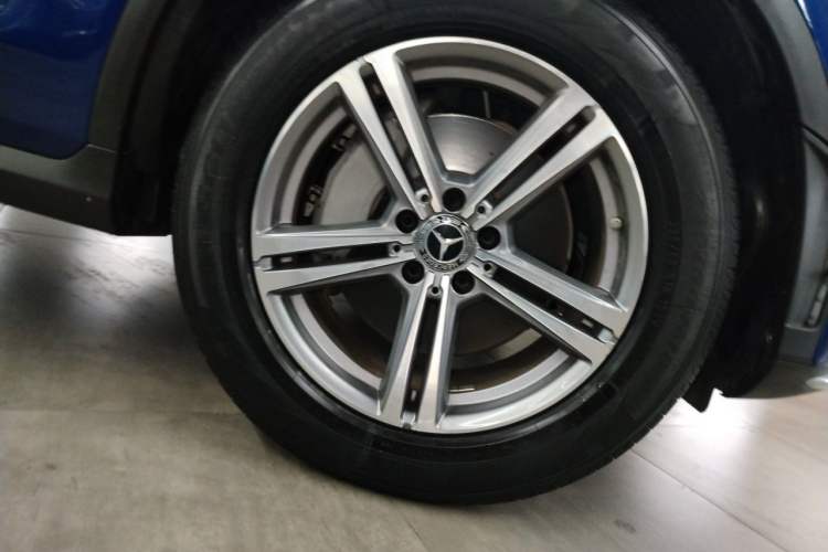 Used Mercedes-Benz GLC 2020 GLC 260 L 4MATIC Luxury Model Right Front Wheel Hub