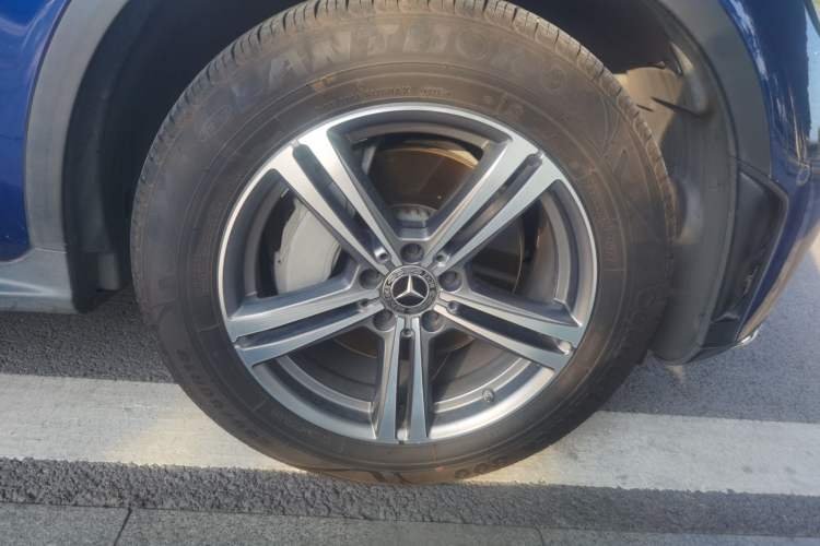 Used Mercedes-Benz GLC 2020 GLC 260 L 4MATIC Luxury Model Right Front Wheel Hub