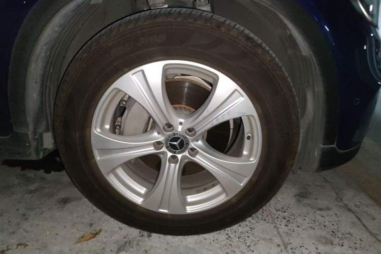 Used Mercedes-Benz GLC 2020 Facelifted GLC 260 L 4MATIC Dynamic Edition Right Front Wheel Hub