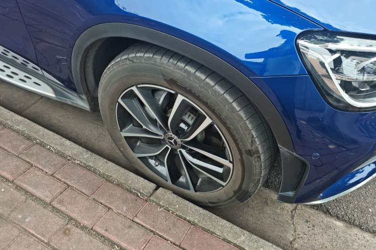 Used Mercedes-Benz GLC 2020 Facelift GLC 300 L 4MATIC Dynamic Edition Right Front Wheel Hub