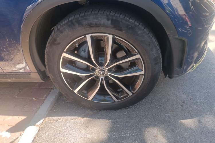 Used Mercedes-Benz GLC 2020 Facelift GLC 260 L 4MATIC Luxury Edition Right Front Wheel Hub