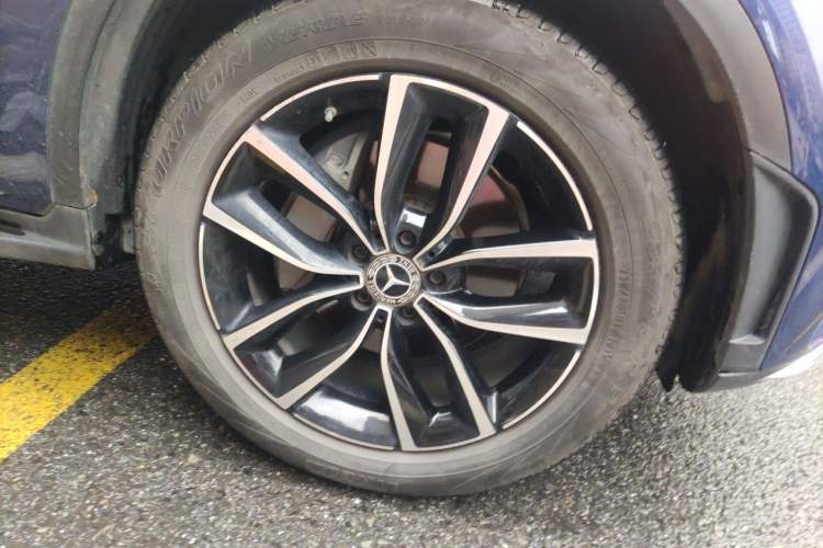 Used Mercedes-Benz GLC 2020 Facelift GLC 260 L 4MATIC Luxury Edition Right Front Wheel Hub
