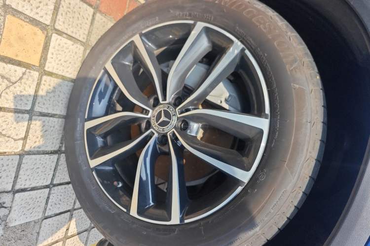 Used Mercedes-Benz GLC 2020 Facelift GLC 260 L 4MATIC Luxury Edition Right Front Wheel Hub