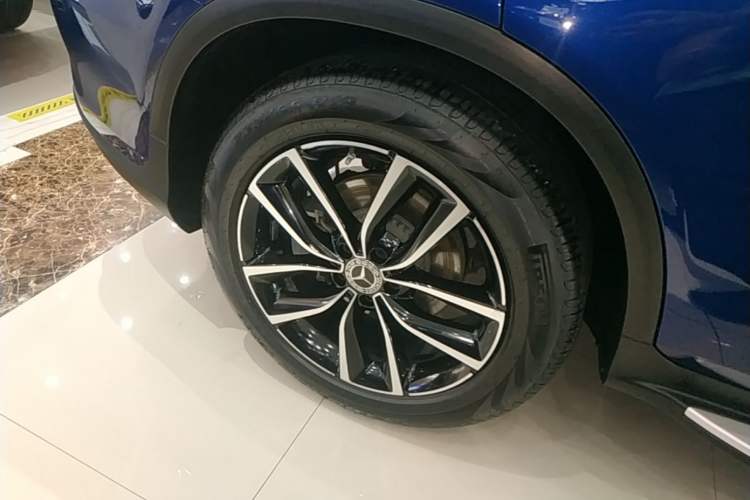 Used Mercedes-Benz GLC 2020 Facelift GLC 300 L 4MATIC Dynamic Edition Right Rear Wheel Hub