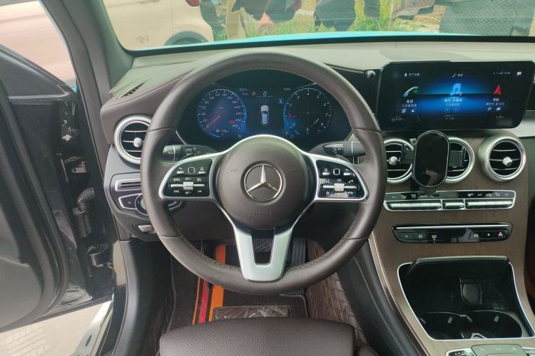 Used Mercedes-Benz GLC 2020 Facelift GLC 300 L 4MATIC Dynamic Edition Steering Wheel